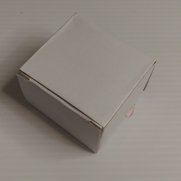 2/$15 ❤ New Velvet Ring Box in Rose Valentine's Day Gift Box - Picture 4 of 4